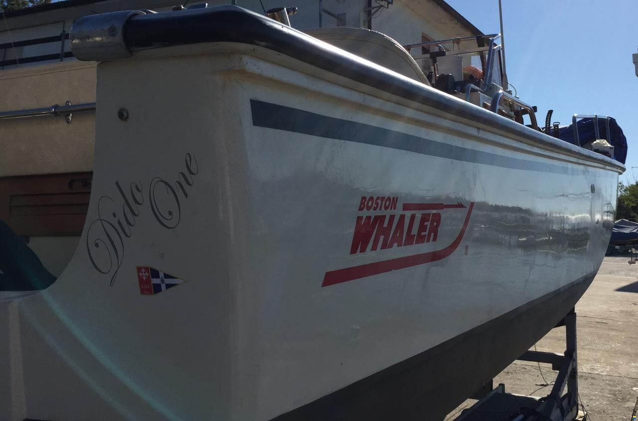 Boston Whaler Outrage 22