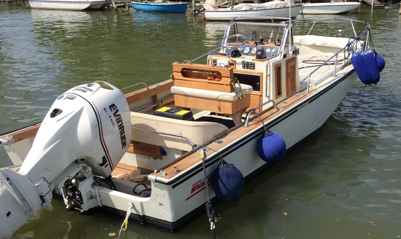 Boston Whaler Outrage 22
