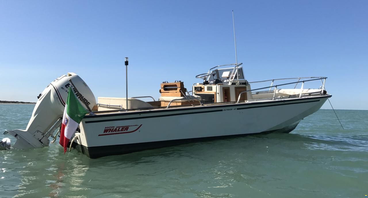 Boston Whaler Outrage 22