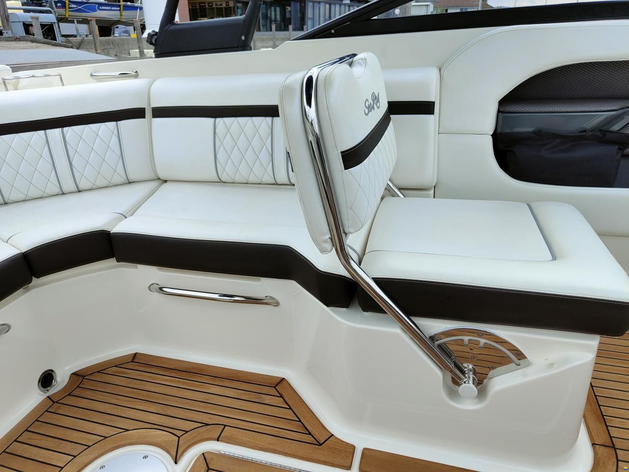 Sea Ray Sun Sport 250