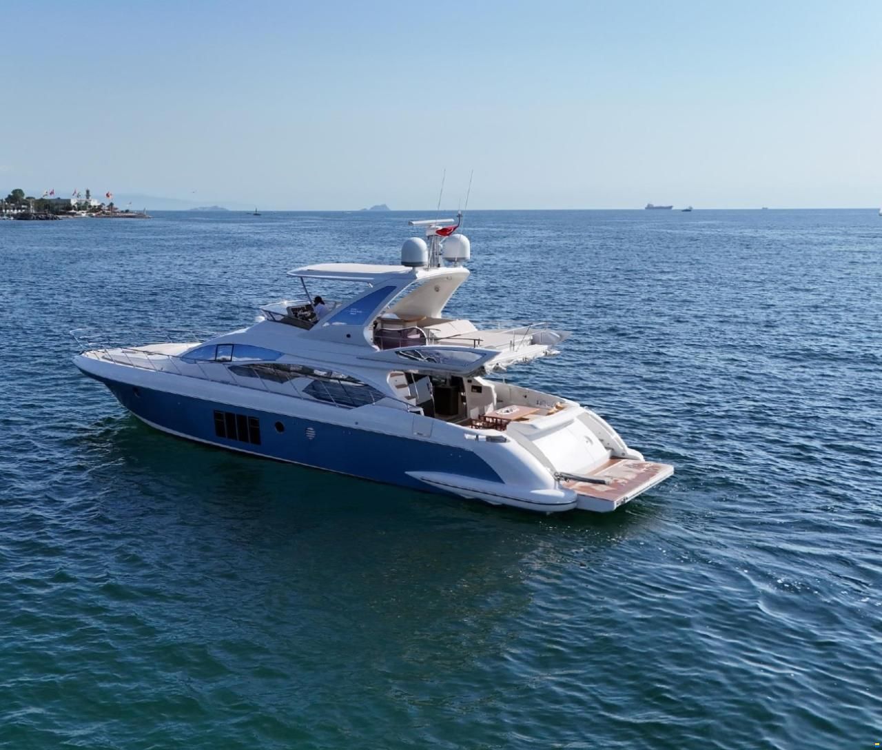 Azimut Flybridge 64