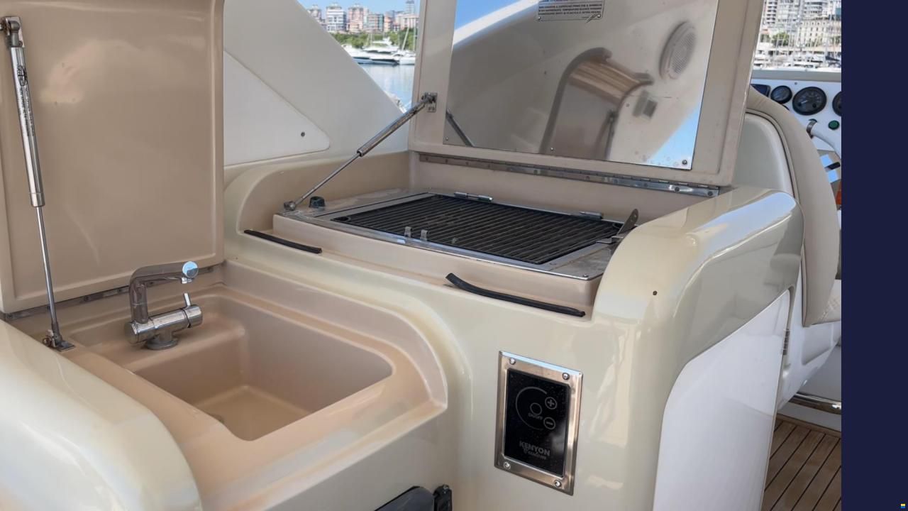 Azimut Flybridge 64