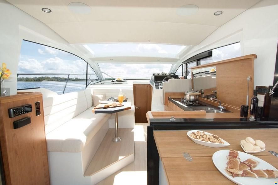 Sealine C330