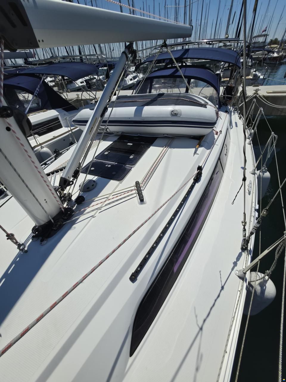 Bavaria CRUISER 37