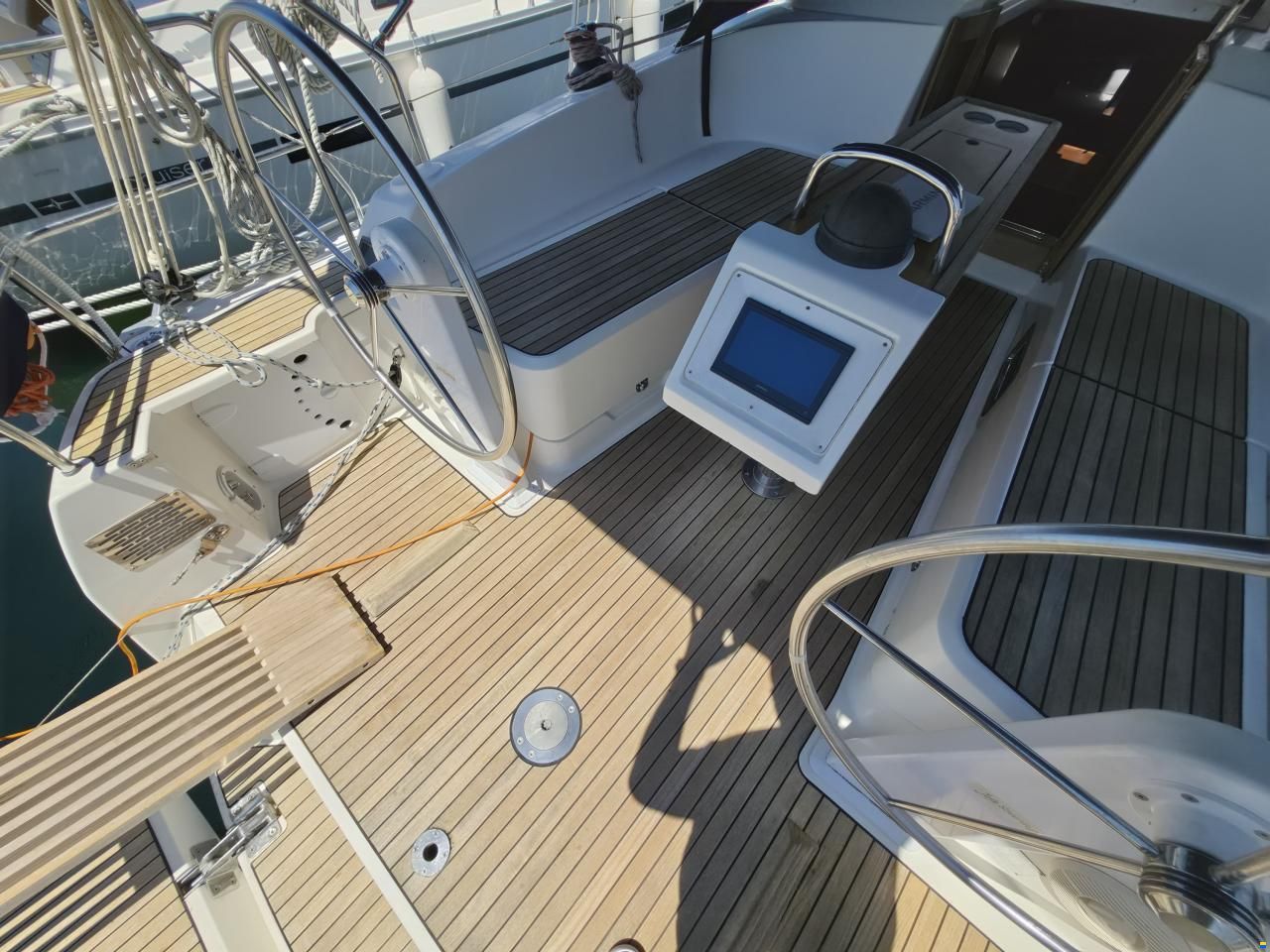 Bavaria CRUISER 37