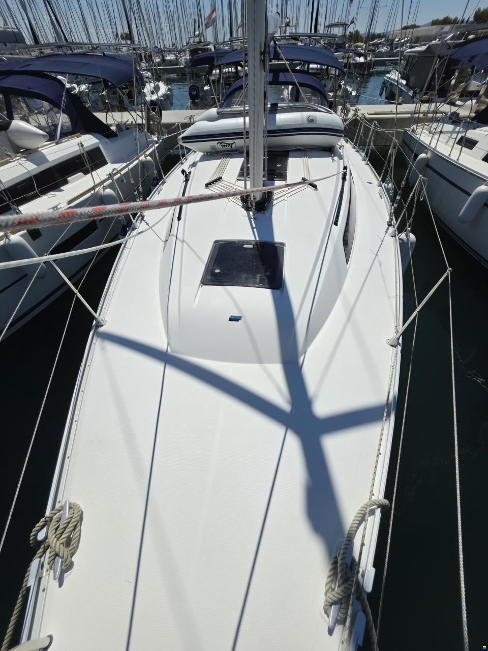 Bavaria CRUISER 37