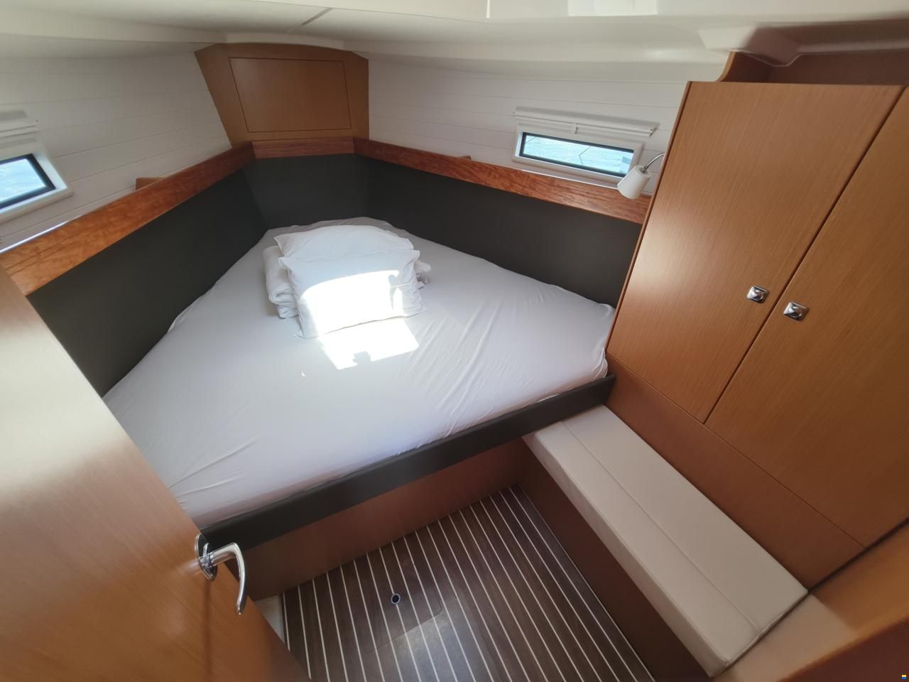 Bavaria CRUISER 37