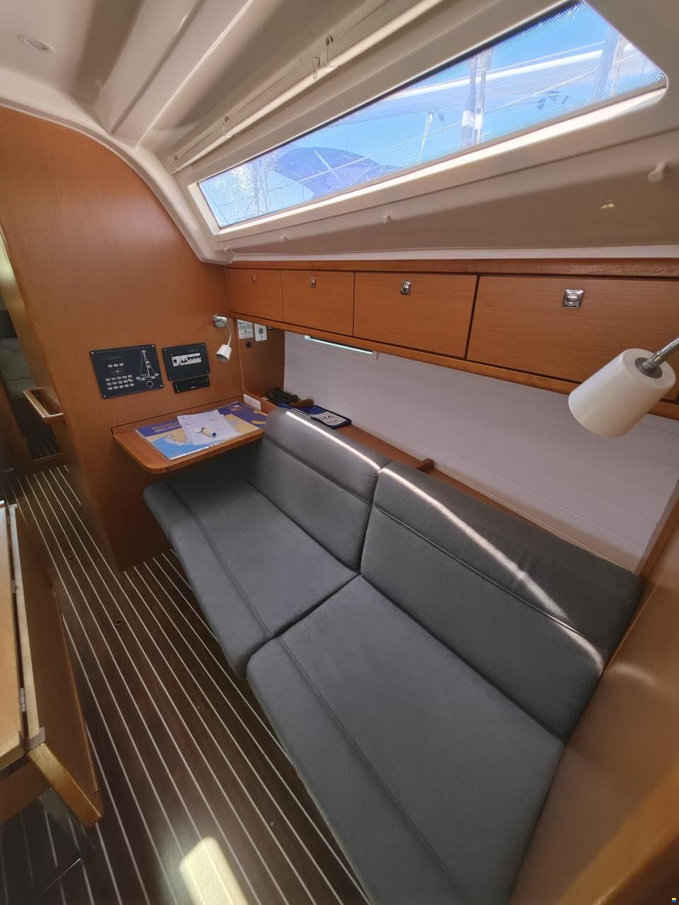 Bavaria CRUISER 37