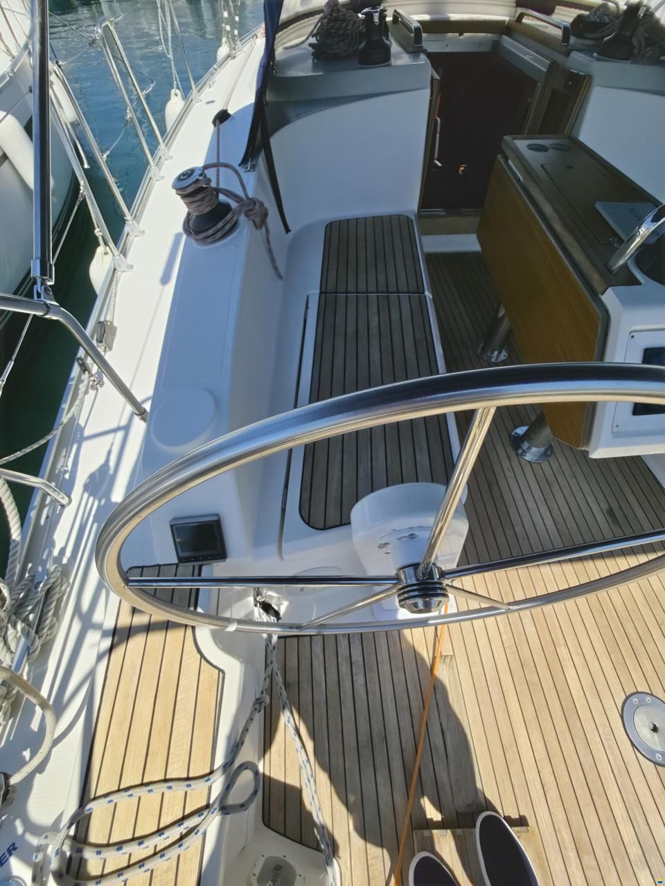 Bavaria CRUISER 37