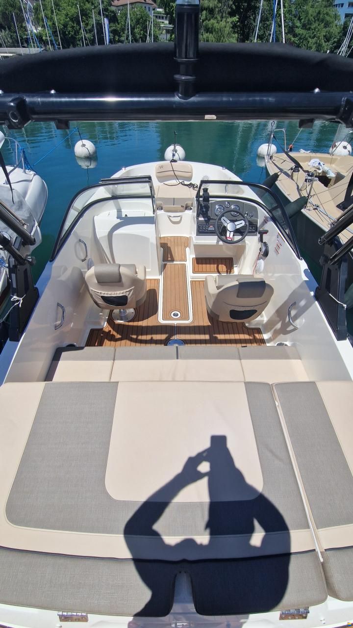 Bayliner VR4