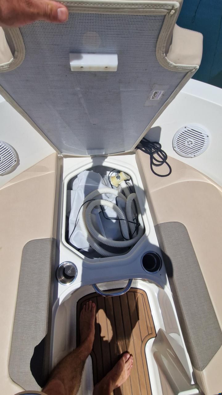 Bayliner VR4