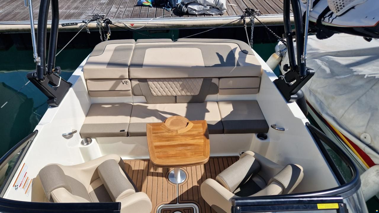 Bayliner VR4