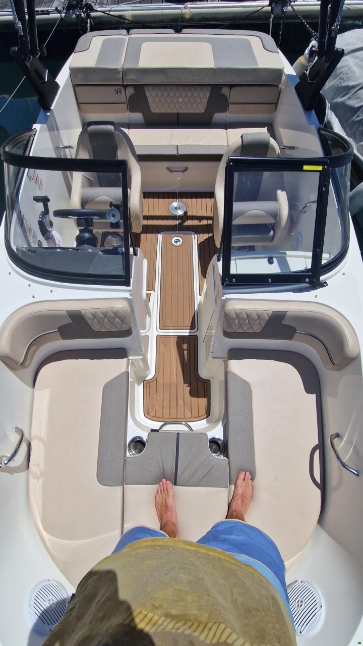 Bayliner VR4