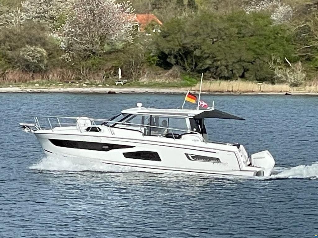 Jeanneau MERRY FISHER 1095