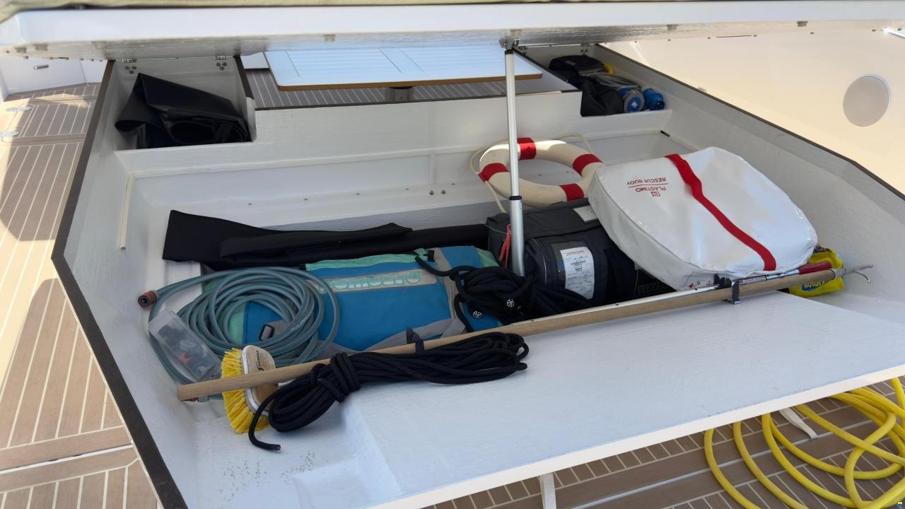 Delta Powerboats 48 COUP&Eacute;