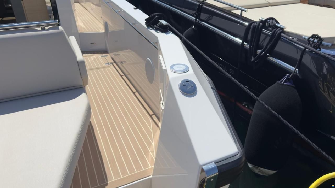 Delta Powerboats 48 COUP&Eacute;