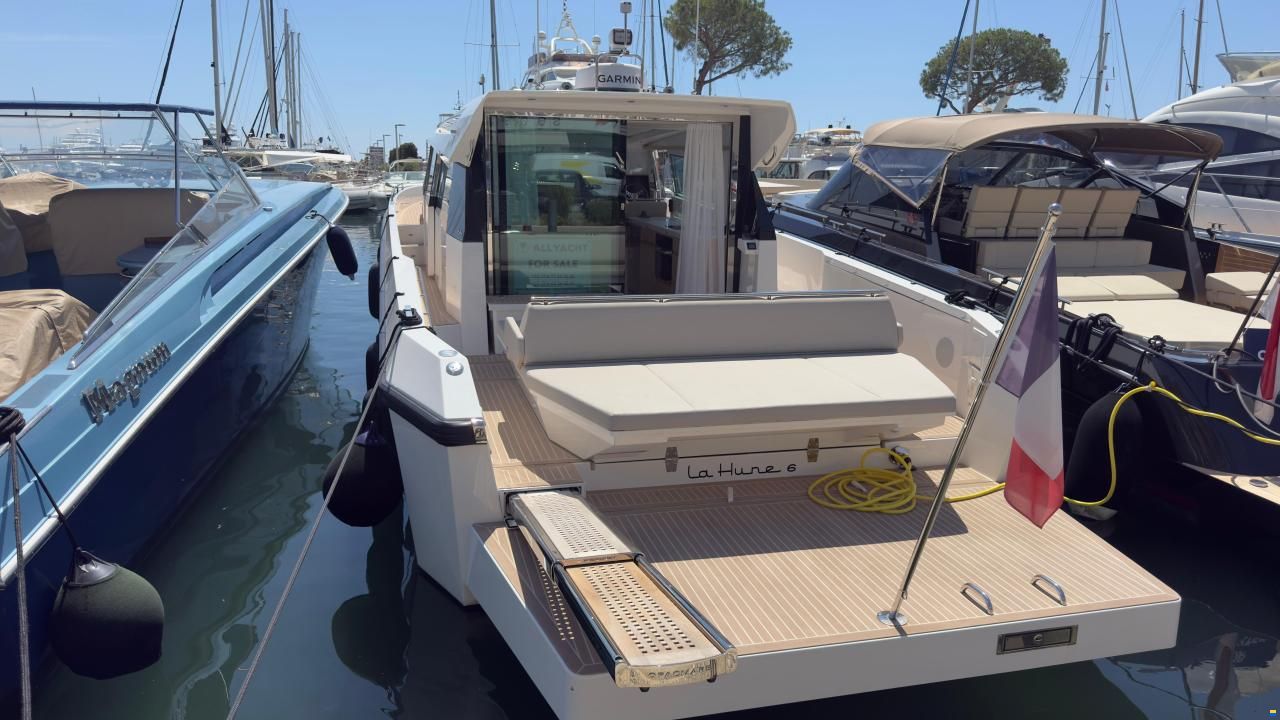 Delta Powerboats 48 COUP&Eacute;