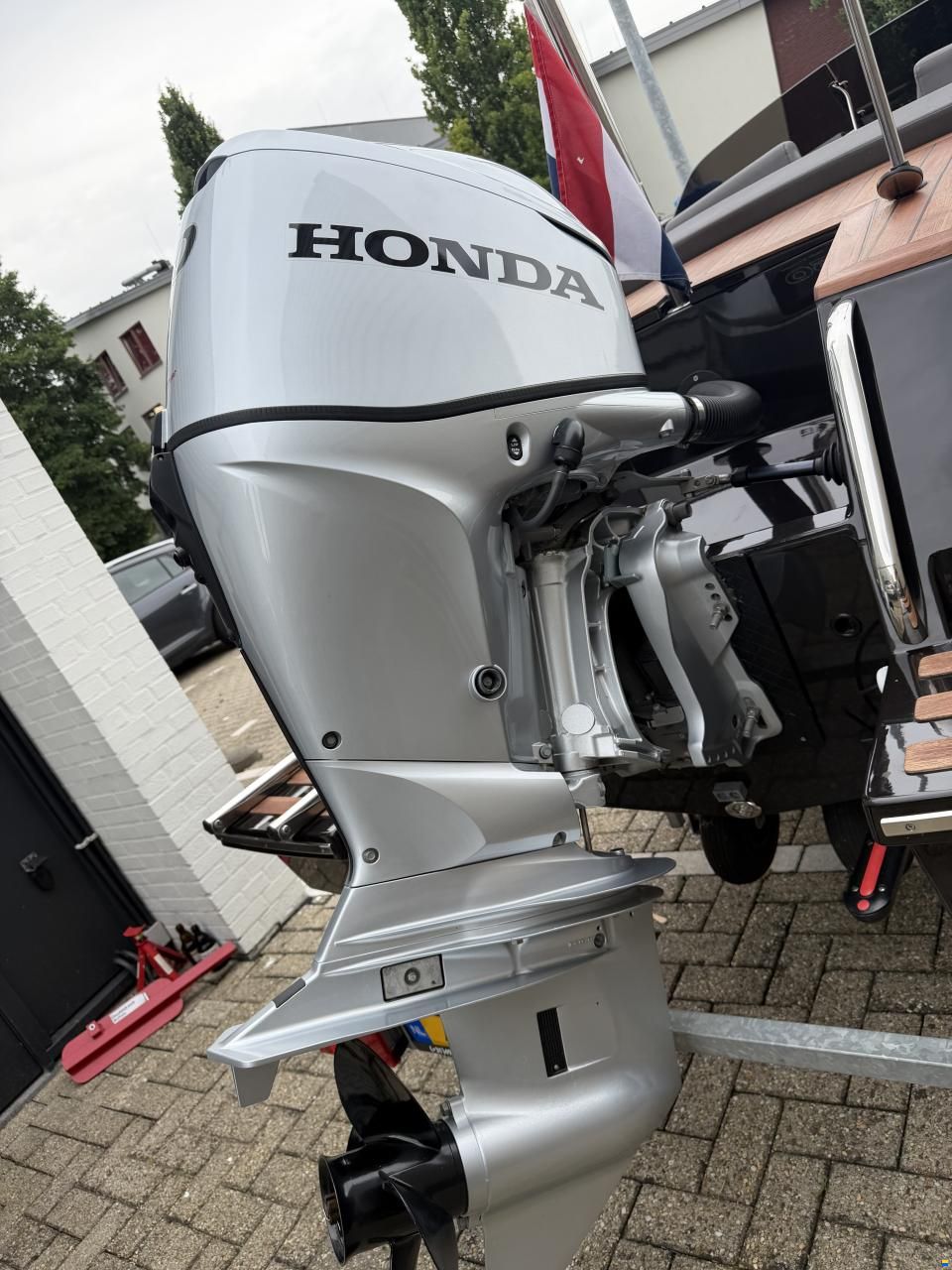Flying Shark 5.7 Bowrider