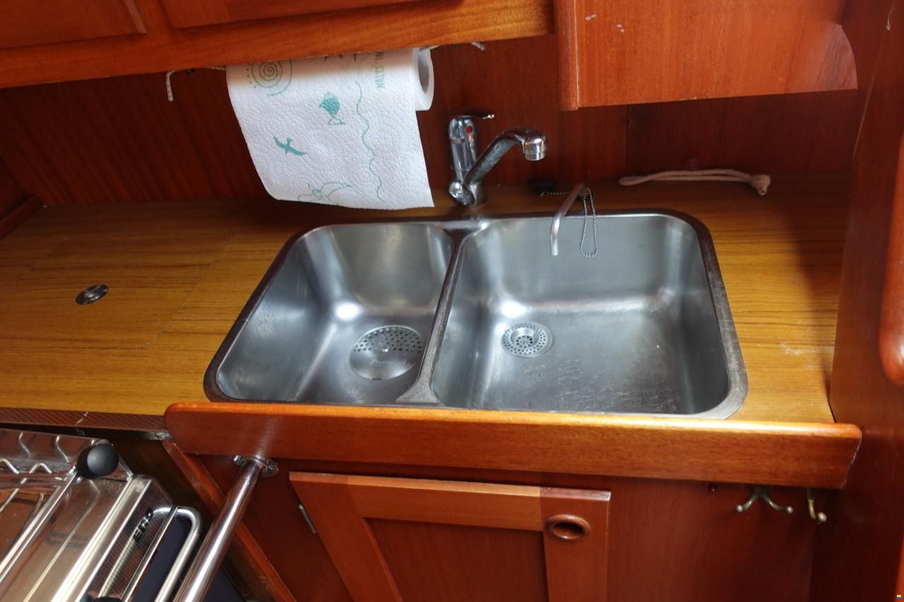 Hallberg-Rassy 352