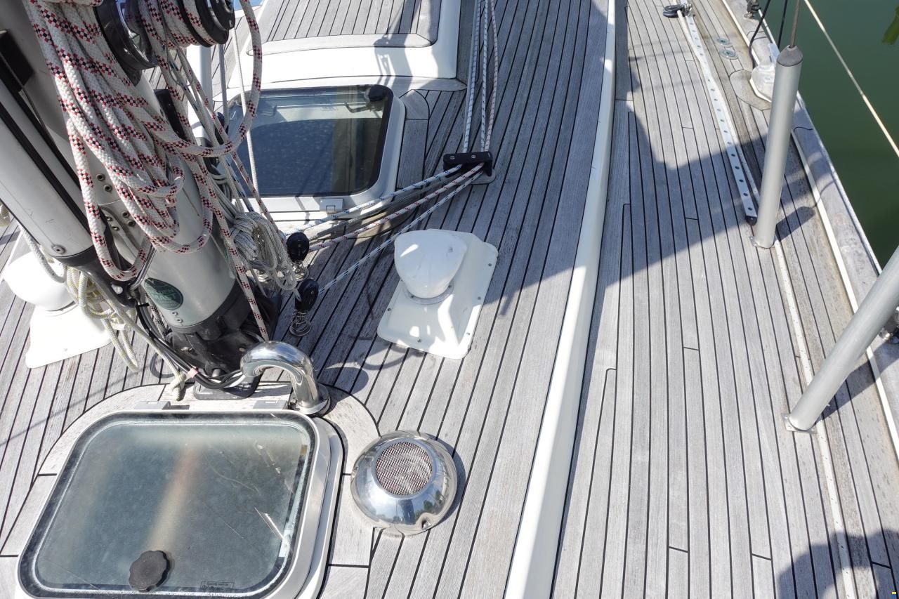 Hallberg-Rassy 352