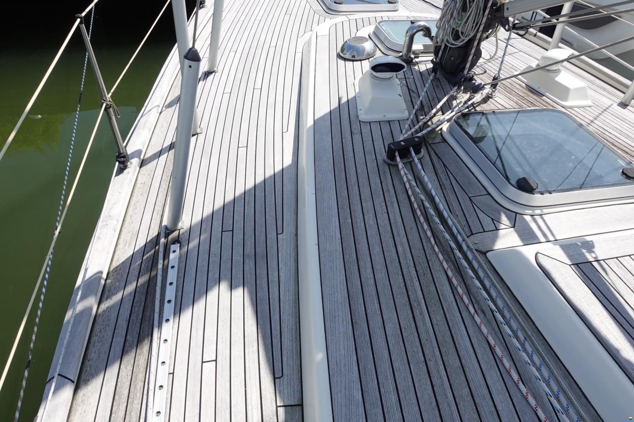 Hallberg-Rassy 352