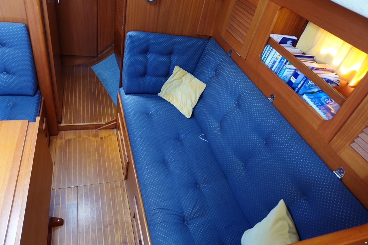 Hallberg-Rassy 352