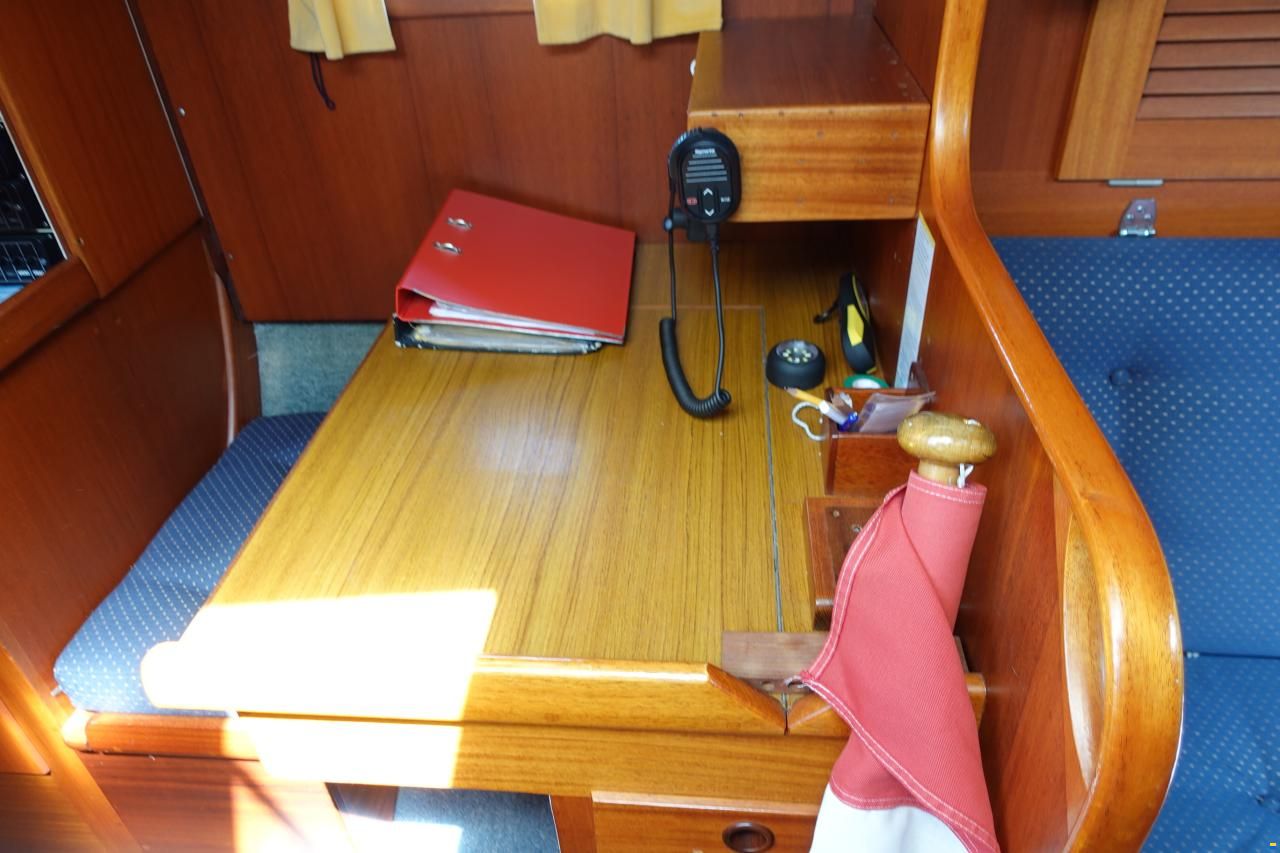 Hallberg-Rassy 352