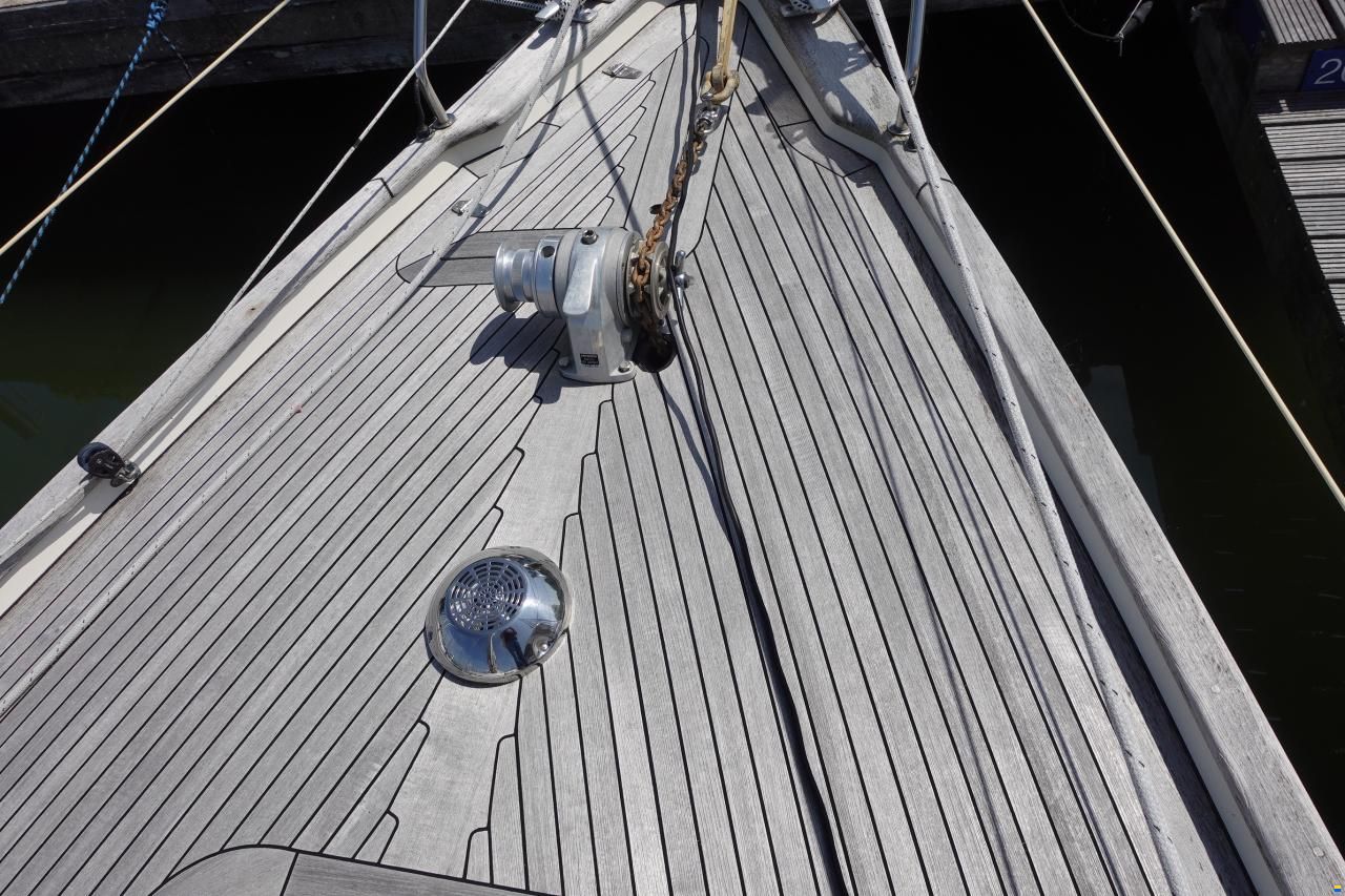 Hallberg-Rassy 352