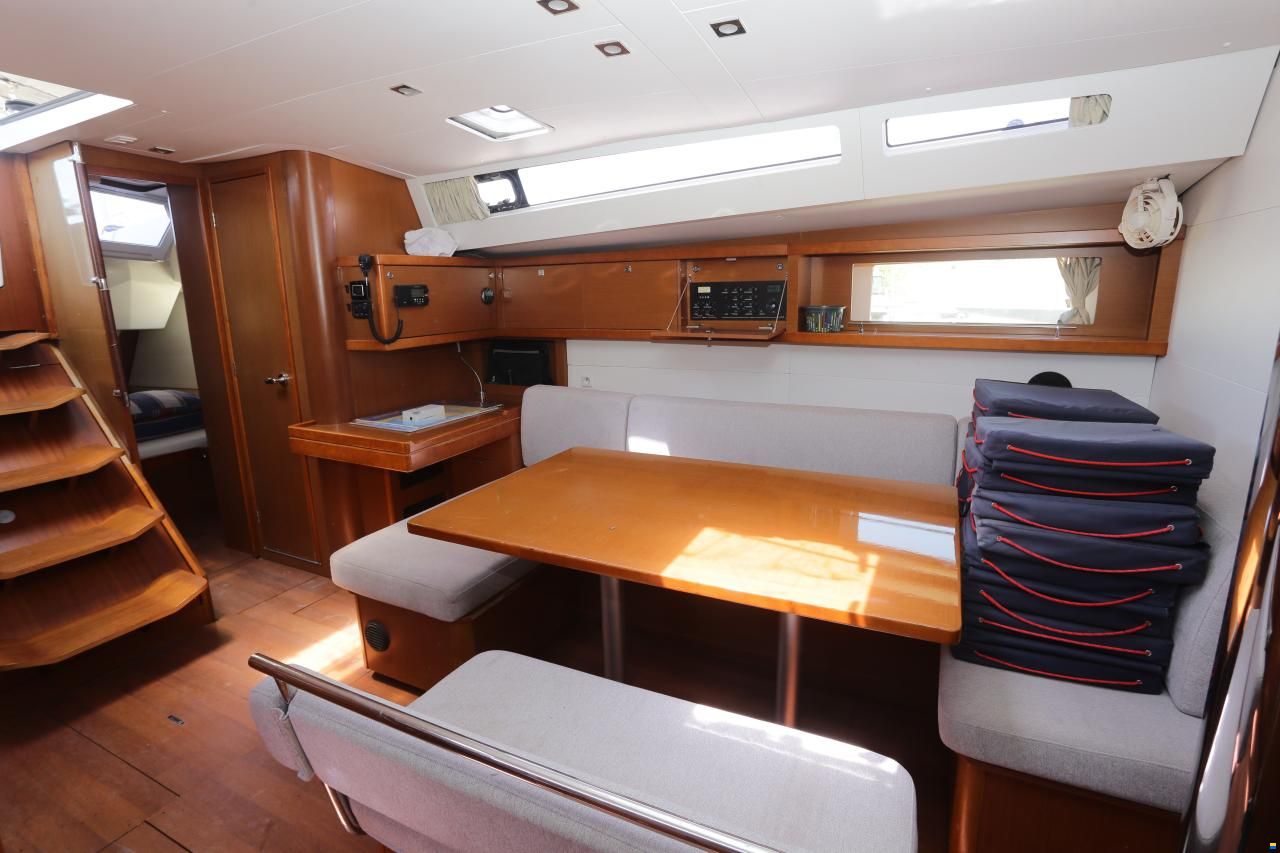 Beneteau Oceanis 48