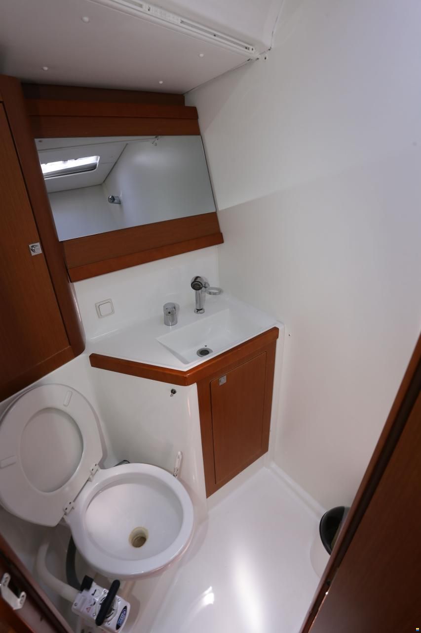 Beneteau Oceanis 48