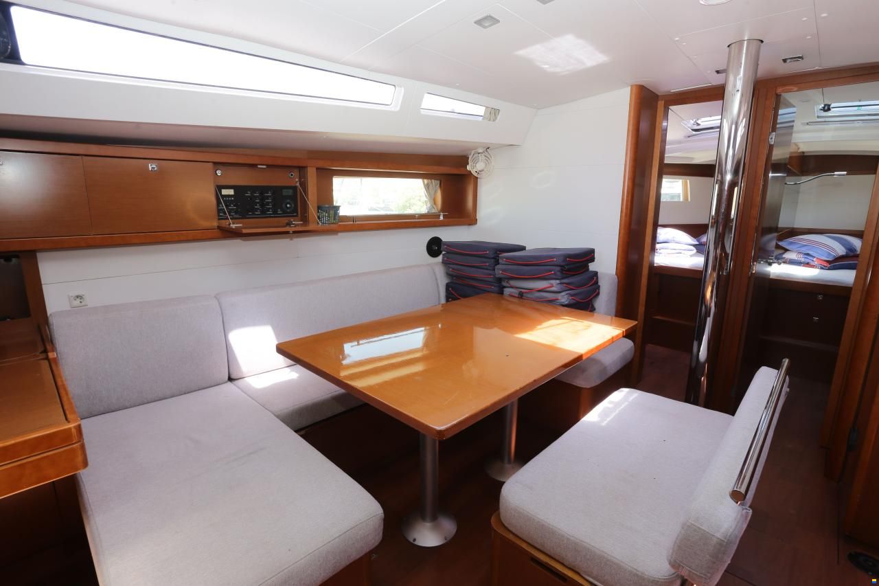 Beneteau Oceanis 48