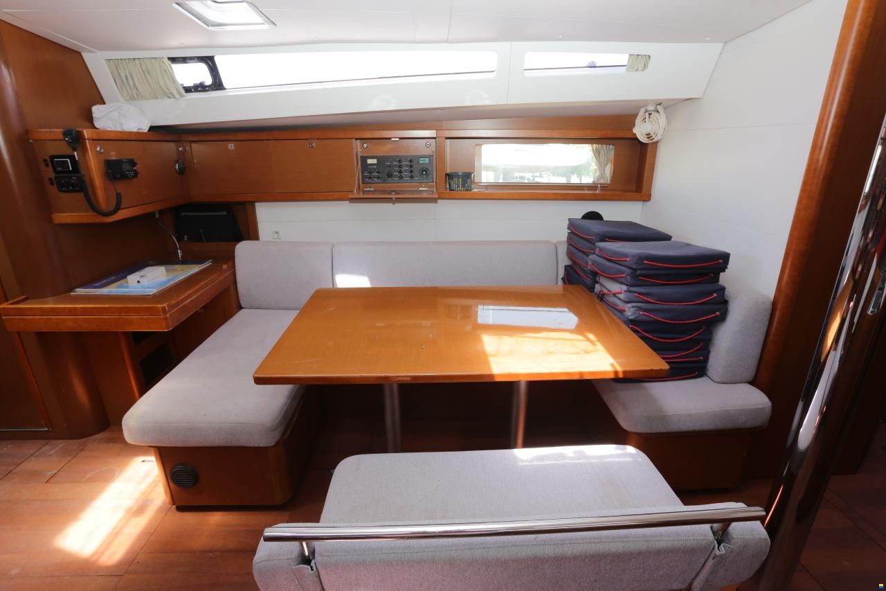 Beneteau Oceanis 48