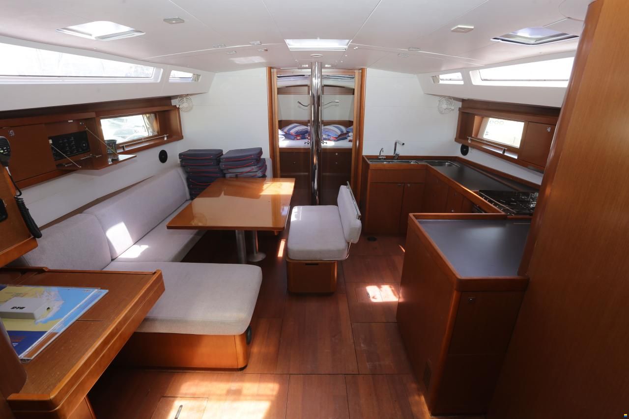 Beneteau Oceanis 48