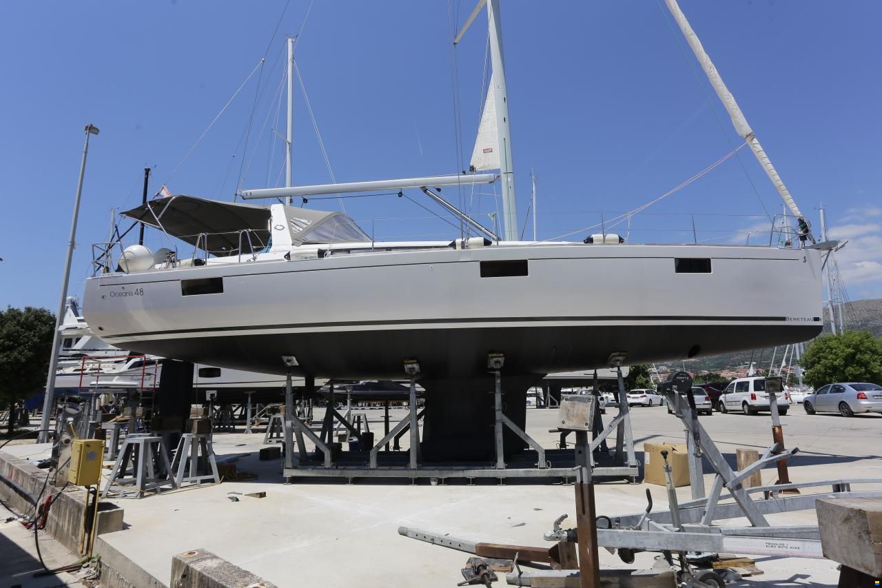 Beneteau Oceanis 48