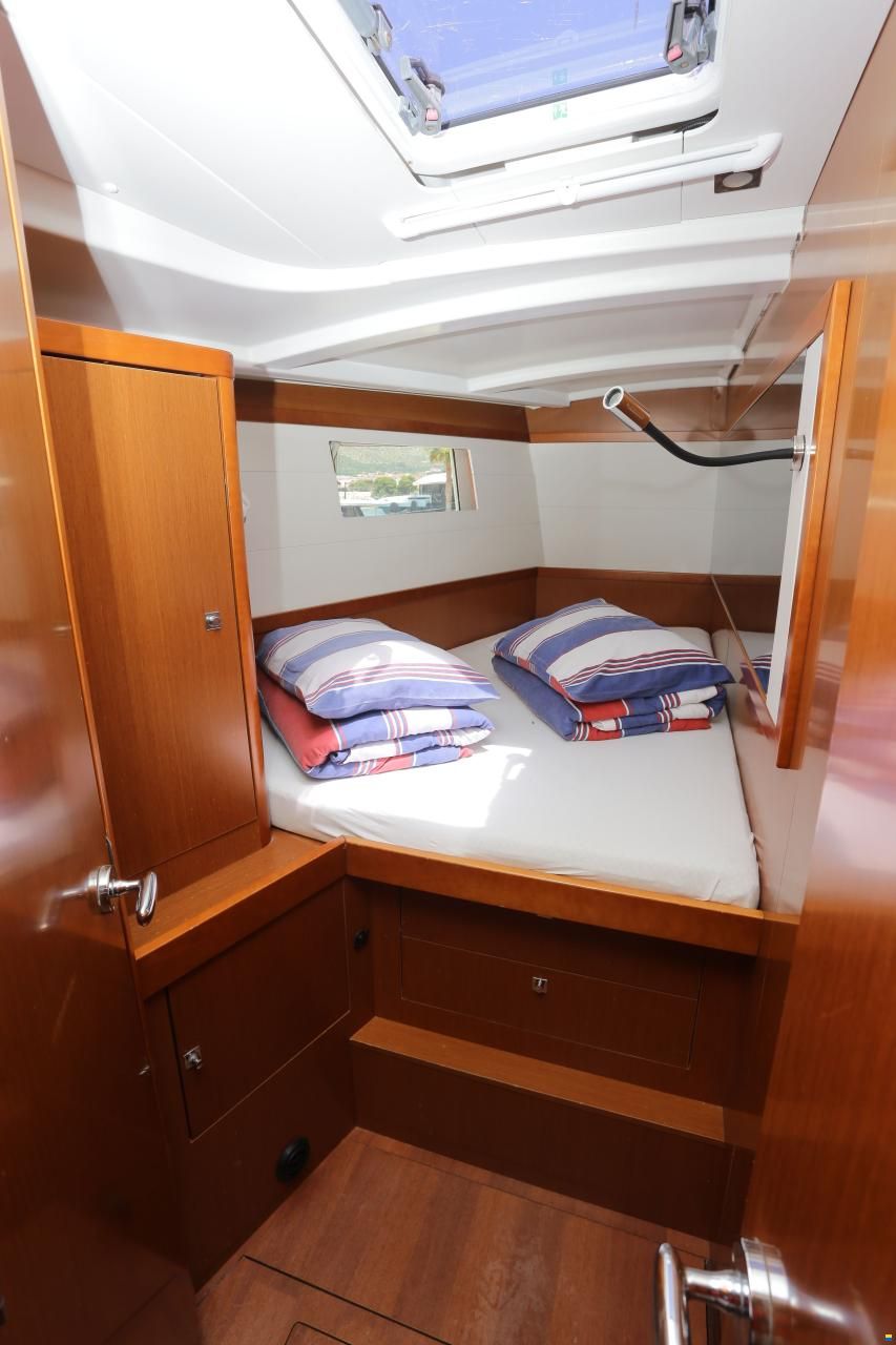 Beneteau Oceanis 48