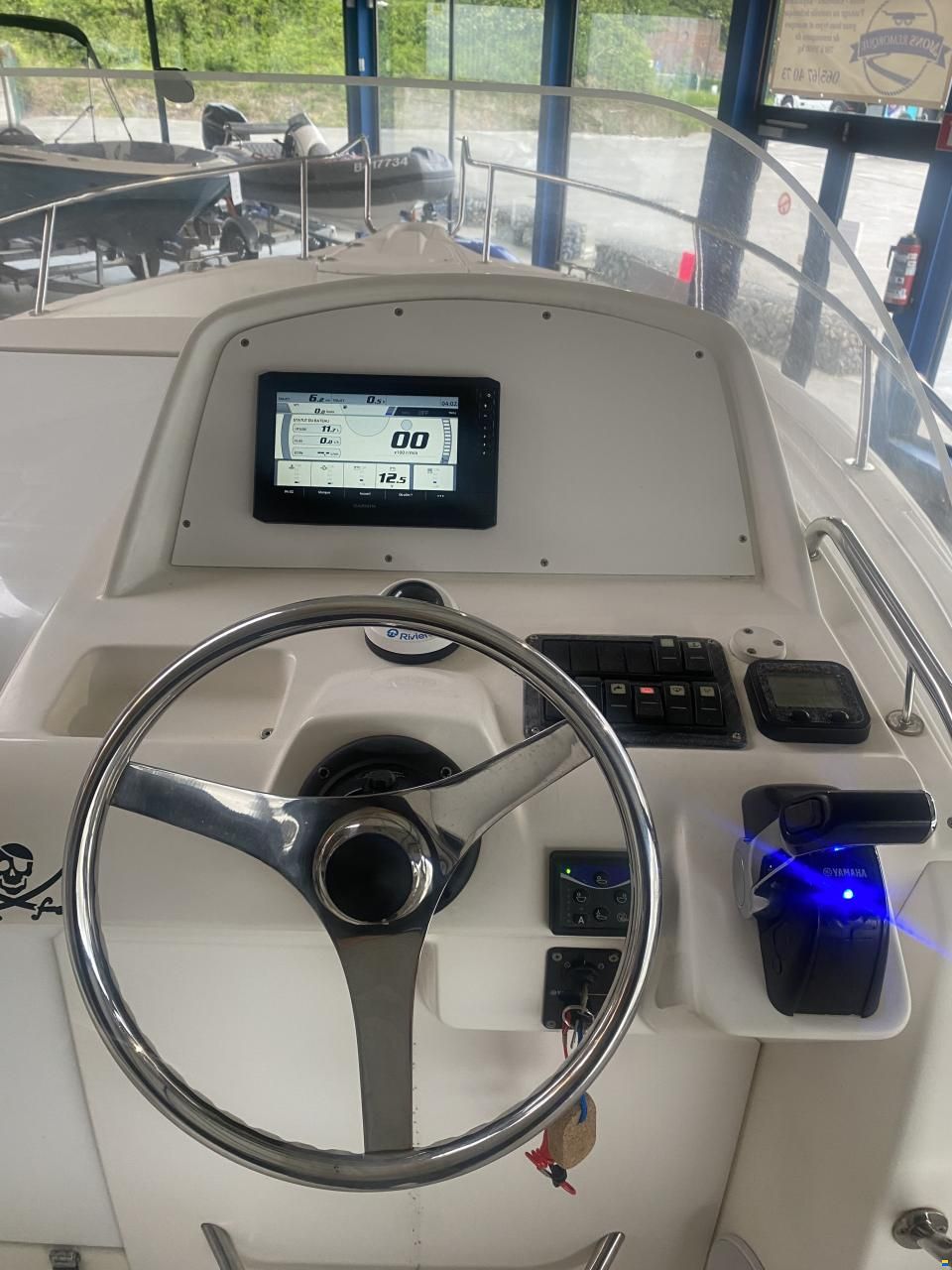 White Shark 248 Sundeck
