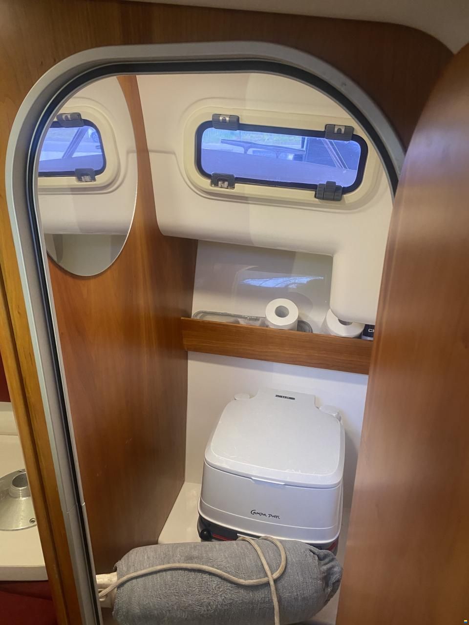White Shark 248 Sundeck