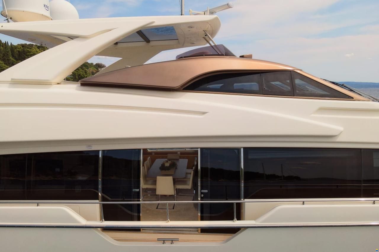 Ferretti 960