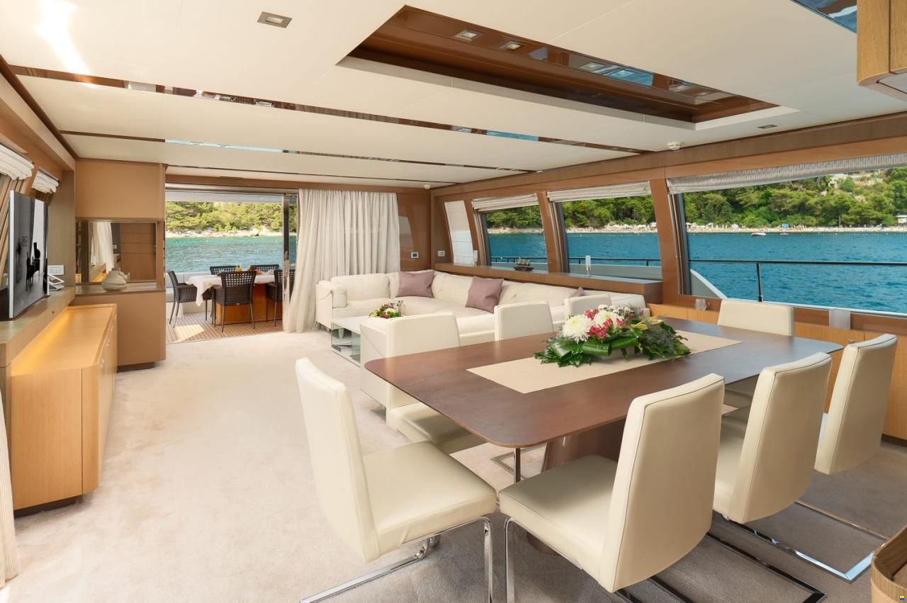 Ferretti 960