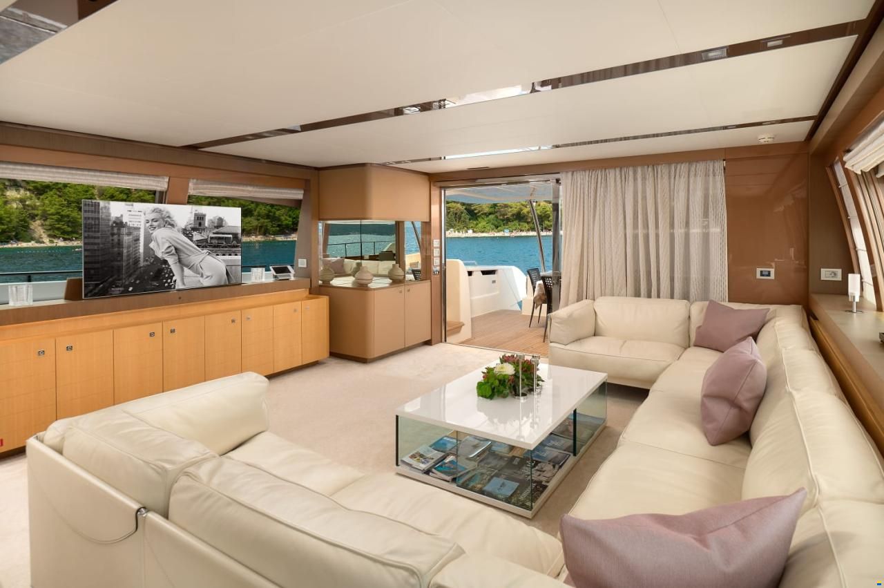 Ferretti 960