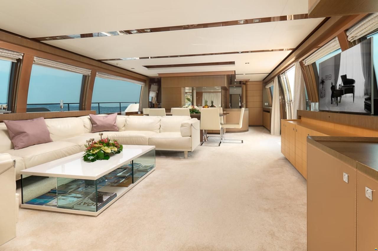Ferretti 960