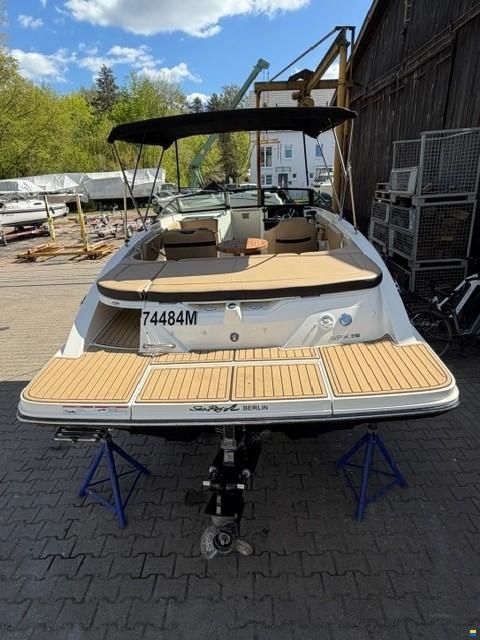 Sea Ray SPX 210