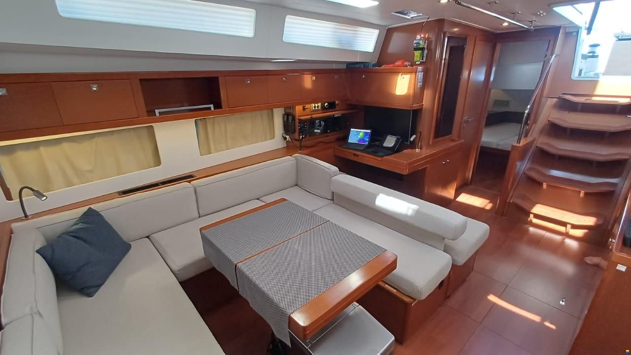 Beneteau Oceanis 55