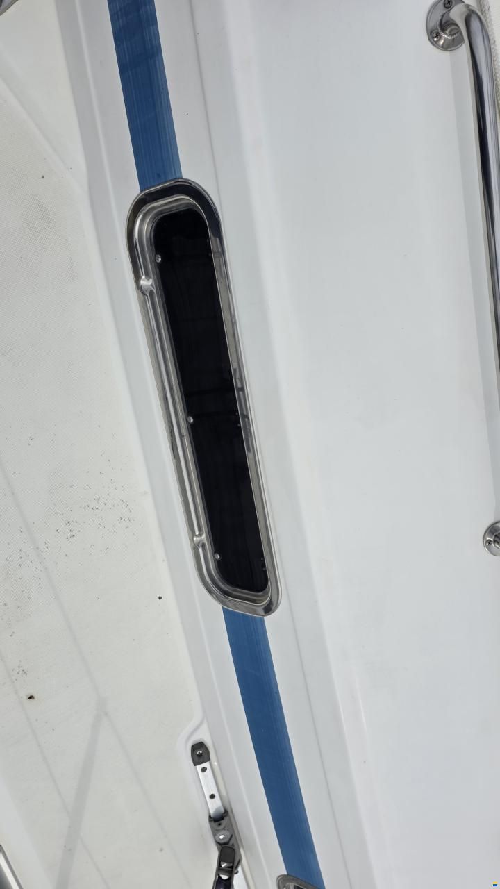 Bavaria C37-2 cabin