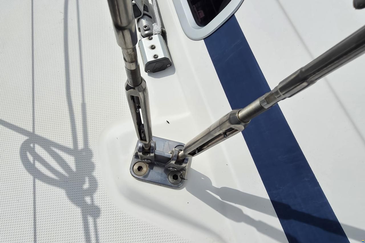 Bavaria 36-3 cabin