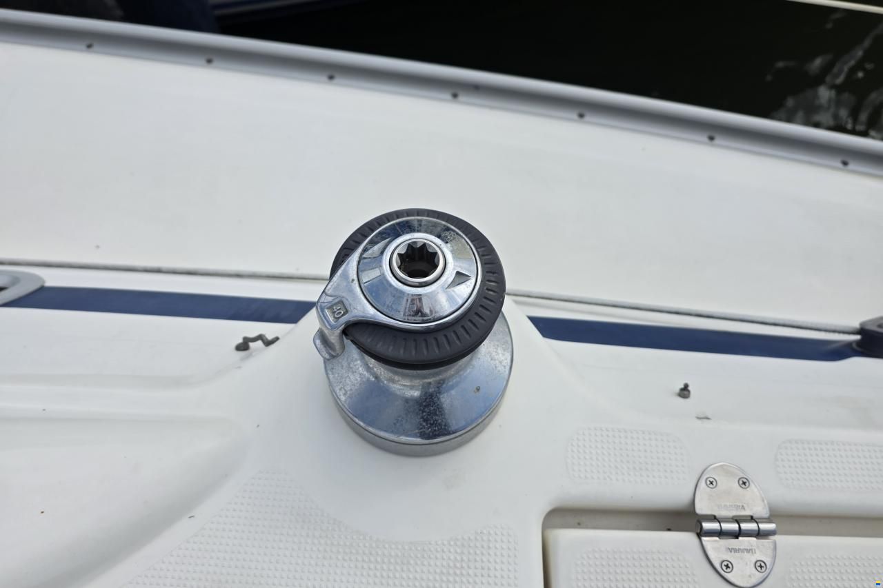 Bavaria 36-3 cabin