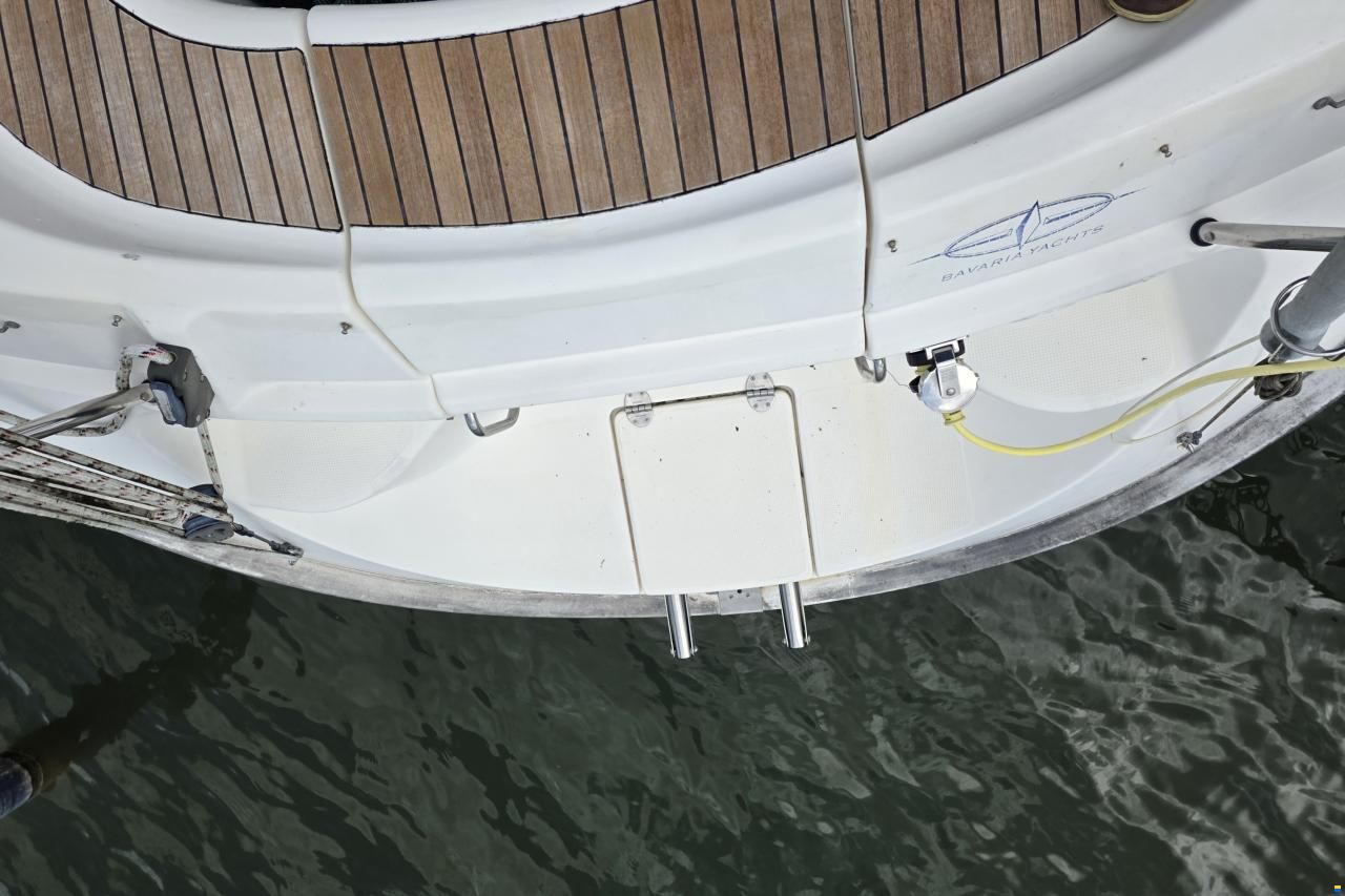 Bavaria 36-3 cabin