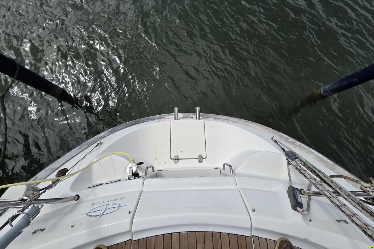 Bavaria 36-3 cabin