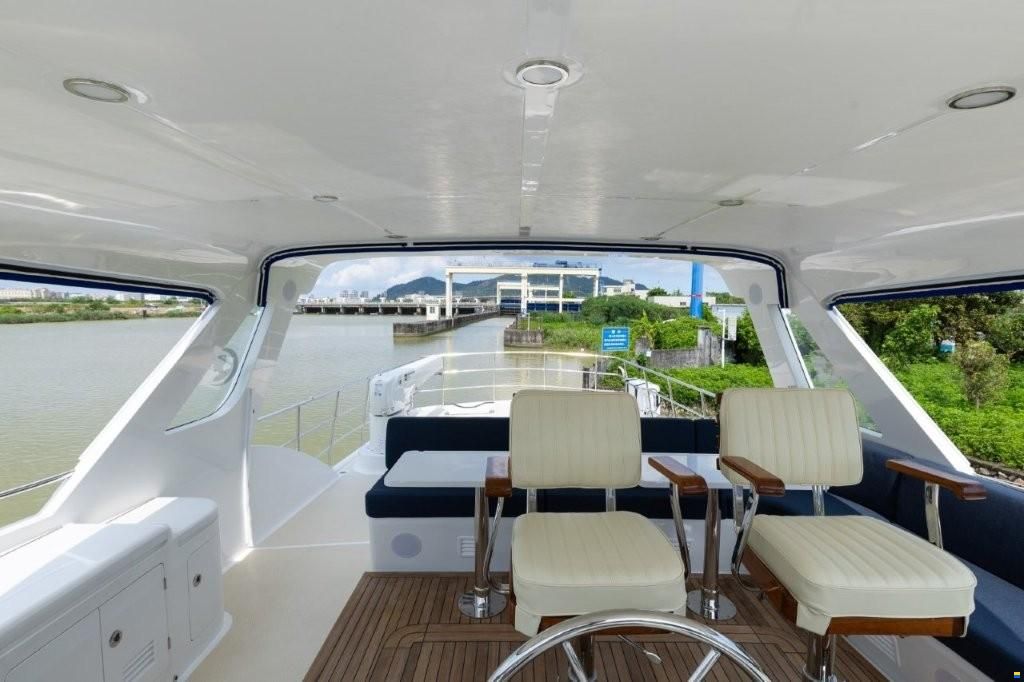 Selene 56 Classic Explorer