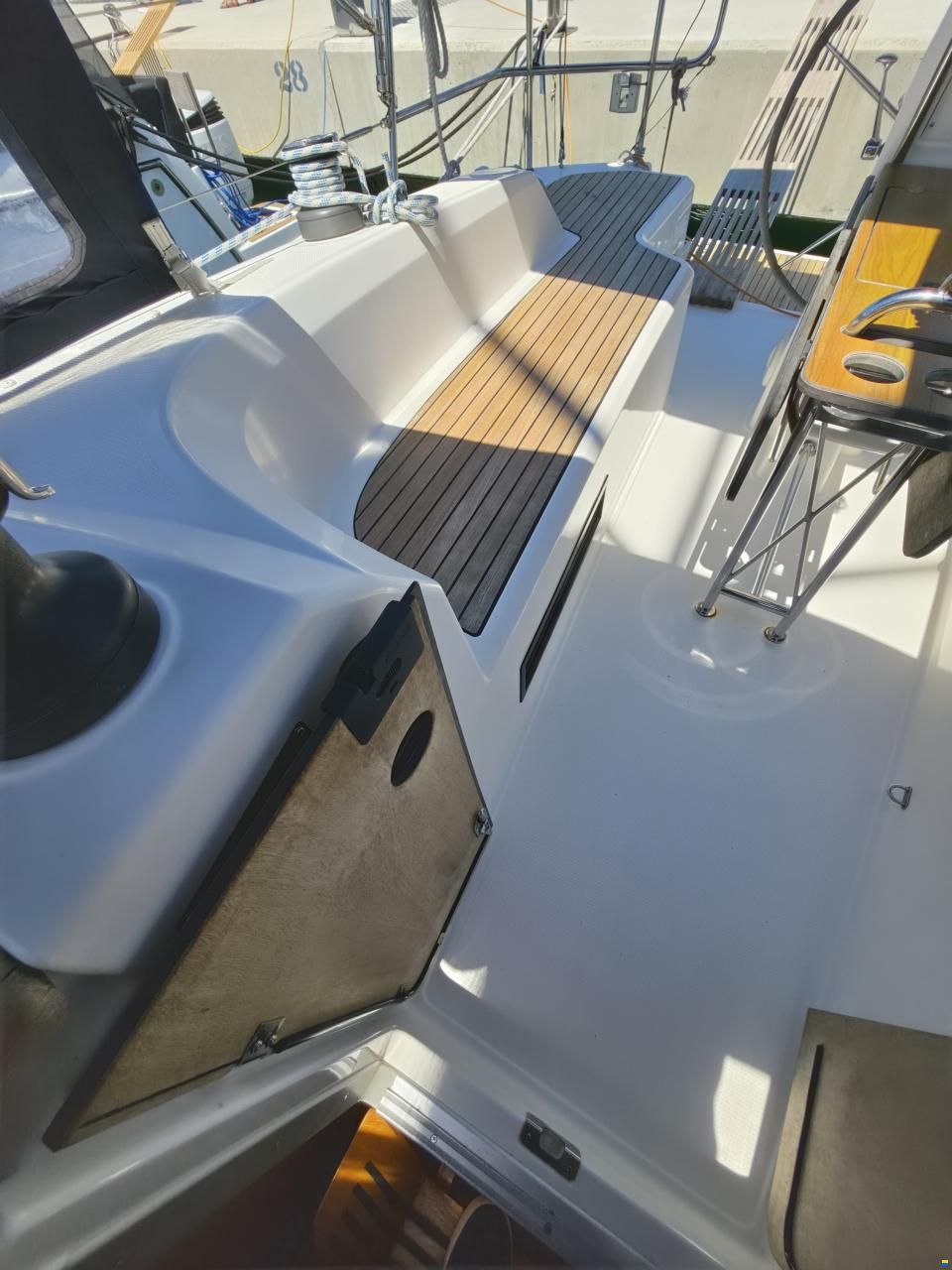 Bavaria CRUISER 33